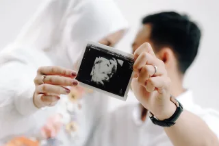 Thumbnail contoh foto maternity di Vibesroom Studio