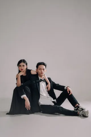 Thumbnail contoh foto twogether di Vibesroom Studio