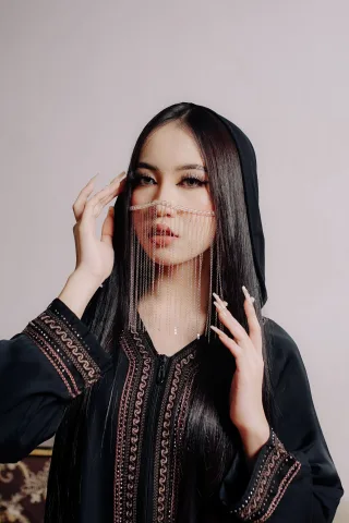 Thumbnail contoh foto single di Vibesroom Studio
