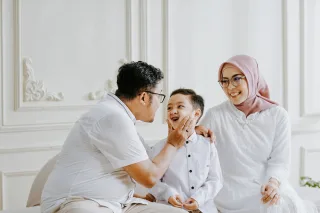 Thumbnail contoh foto family di Vibesroom Studio